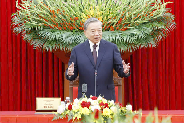 Tổng Bí thư Tô Lâm trong buổi gặp mặt thân mật với 95 Nông dân Việt Nam xuất sắc